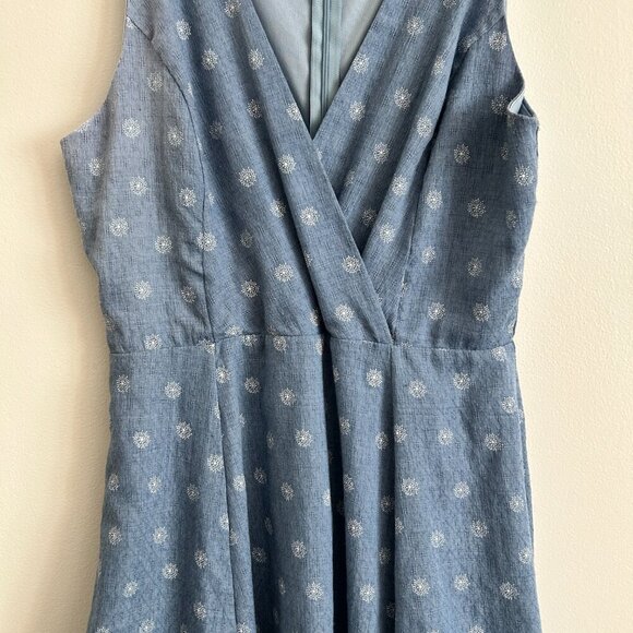 ESTELLE Fit and Flare V-Neck Dress - Size Medium - Picture 4 of 7